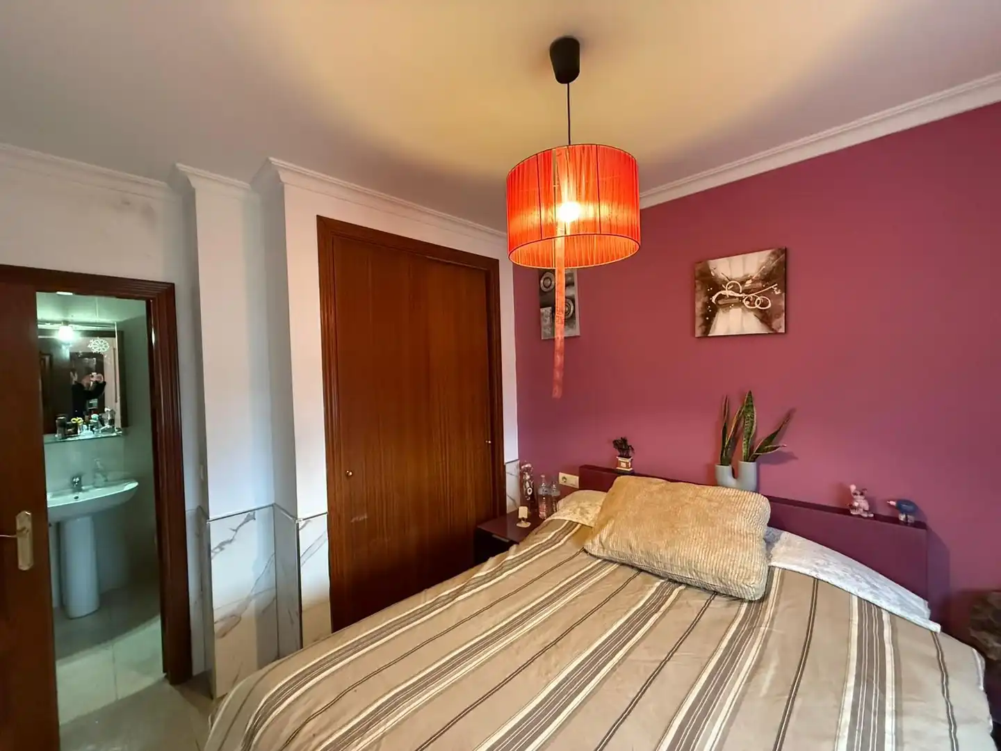 Dormitori de Casa adosada en venda en Utrera amb Piscina comunitària