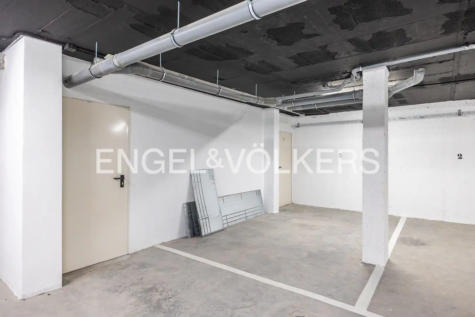 Parking de Piso en venta en Sevilla con Aire acondicionado, Calefacción y Piscina