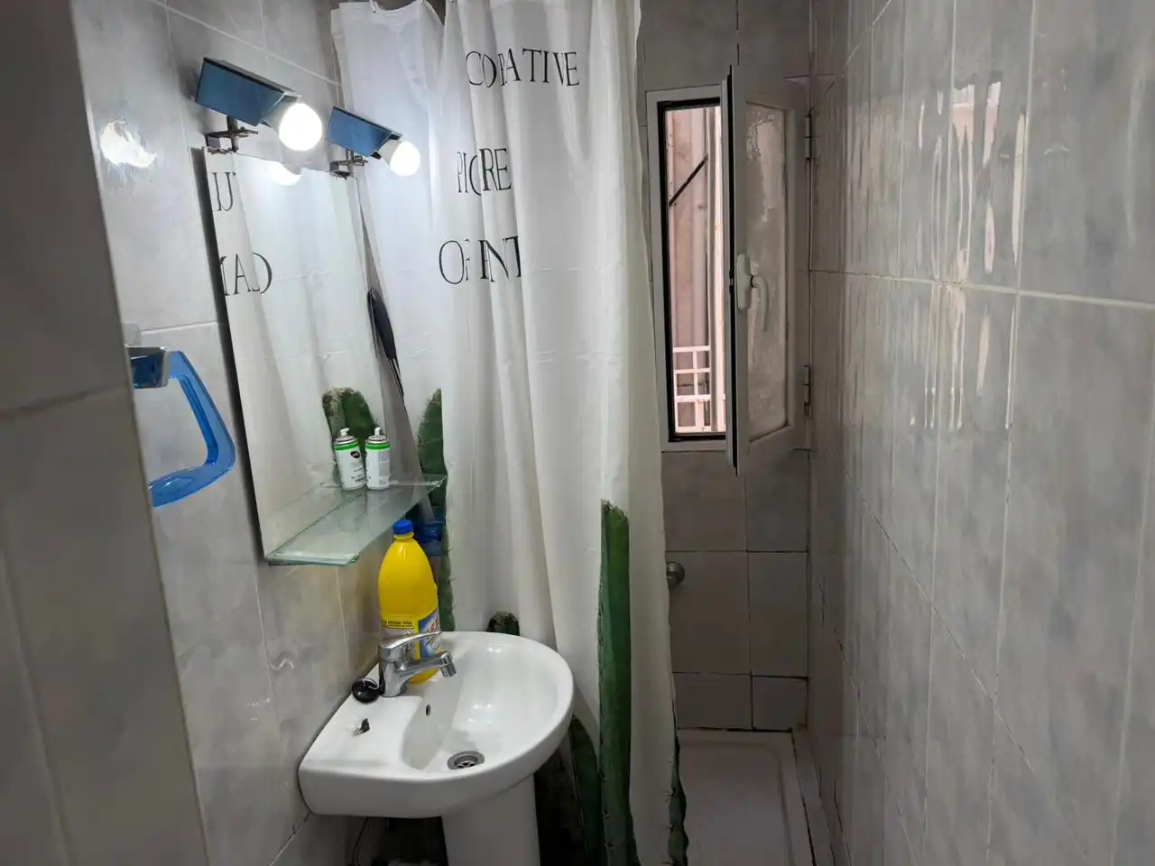 Baño de Planta baja en venta en Madrid con Calefacción