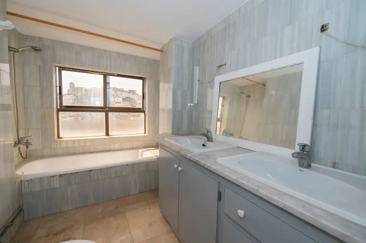 Baño de Ático en venta en Eivissa con Aire acondicionado, Calefacción y Terraza