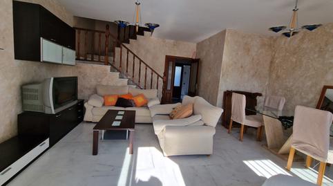 Foto 2 de Casa adosada en venta en Colegio Europa, Sevilla