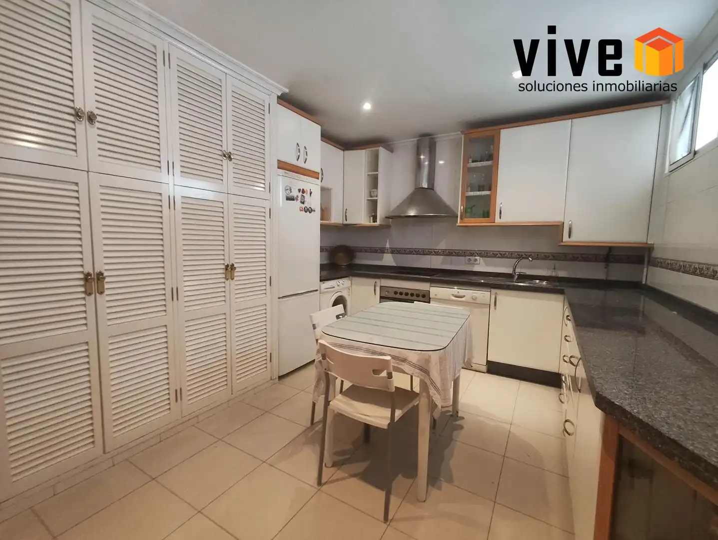 Cocina de Piso de alquiler en Sevilla con Aire acondicionado, Amueblado y Balcón