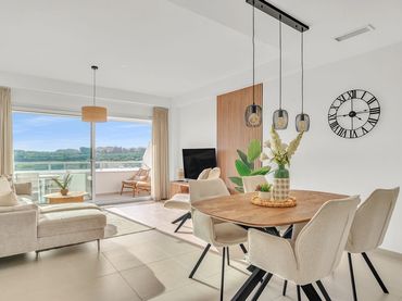 Apartment with pool for sale in Calle Los Arcos 25