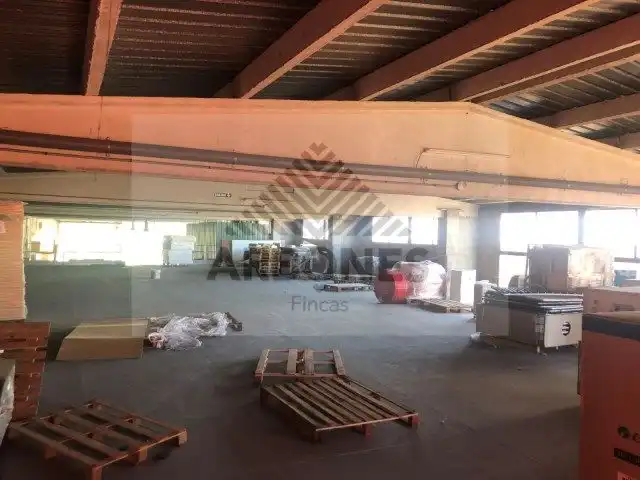 Fabrikhallen zur Miete in Vigo 