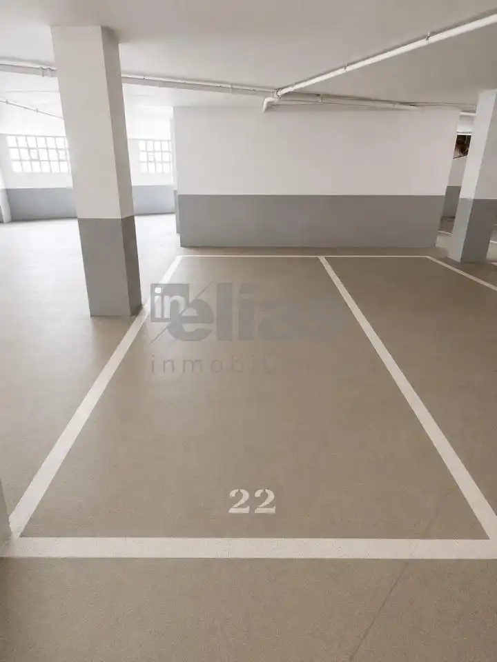 Parkplatz von Wohnung zur Miete in Zas mit Heizung und Abstellraum