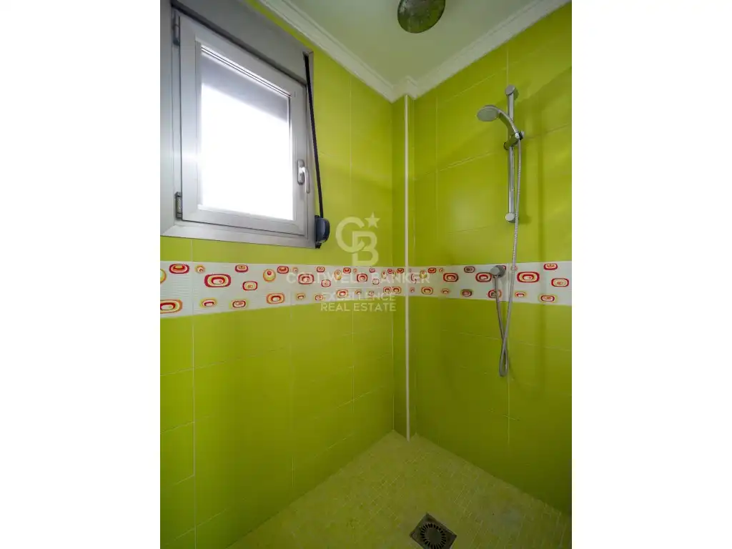 Bathroom of Houses for sale in Oliva  with Air Conditioner, Terrace and Swimming Pool
