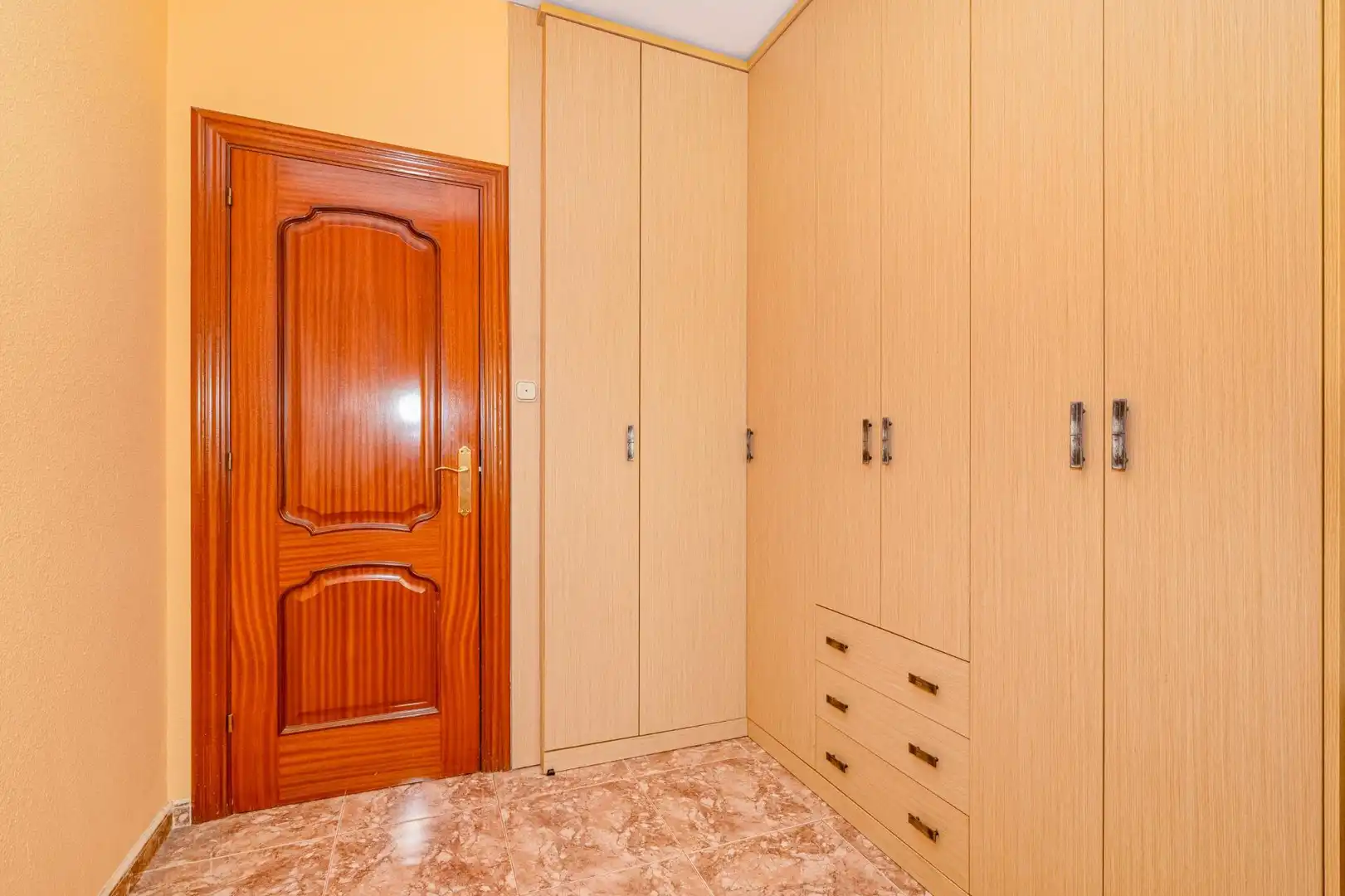 Piso en venta en Granada con Calefacción y Amueblado
