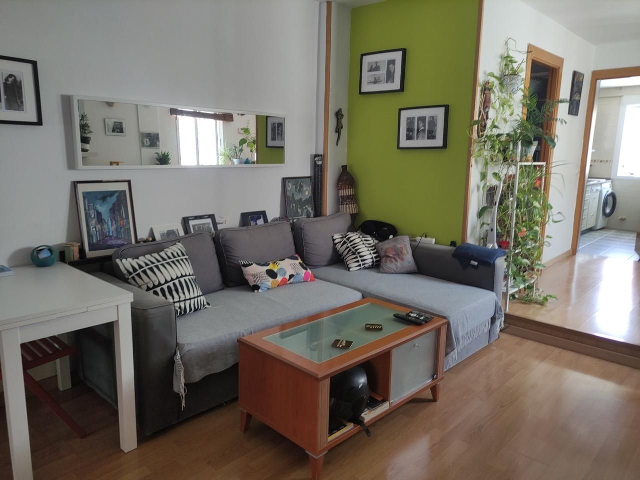 Sala d'estar de Pis en venda en  Zaragoza Capital amb Calefacció i Moblat