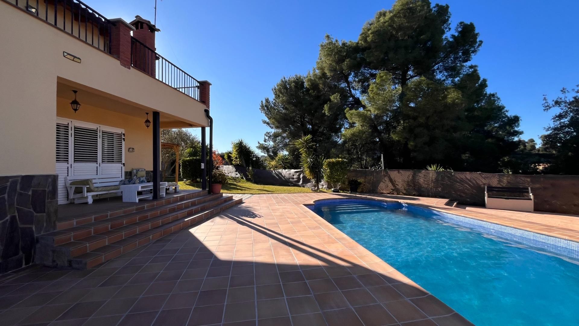 Swimming pool of House or chalet to rent in Terrassa  with Private garden, Terrace and Storage room