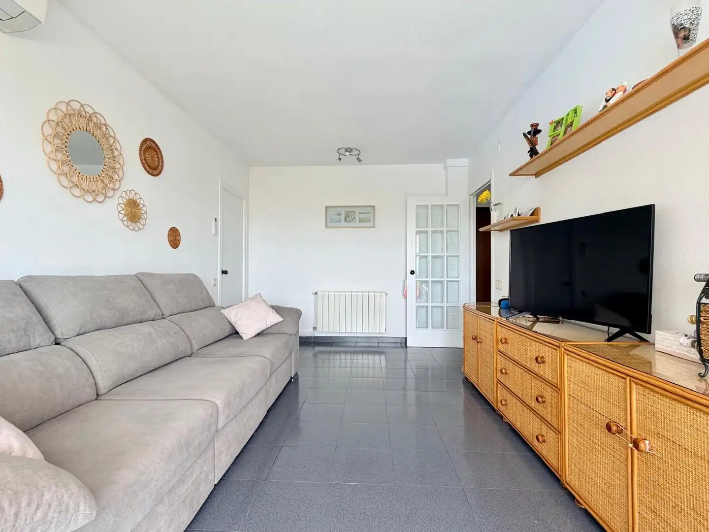 Sala d'estar de Planta baixa en venda en Cunit amb Piscina comunitària
