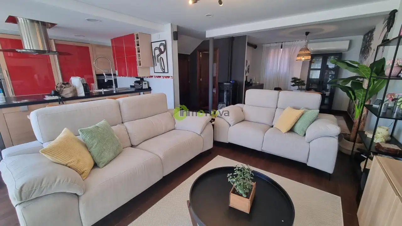 Sala de estar de Casa o chalet en venta en Nigrán con Calefacción, Jardín privado y Trastero