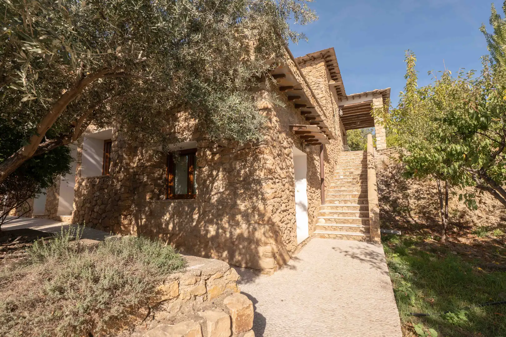 Außenansicht von Country house zum Verkauf in Válor mit Privatgarten, Terrasse und Abstellraum