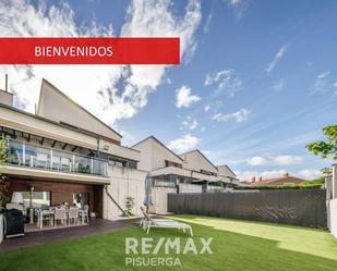 Exterior view of House or chalet for sale in Valladolid Capital  with Terrace and Swimming Pool