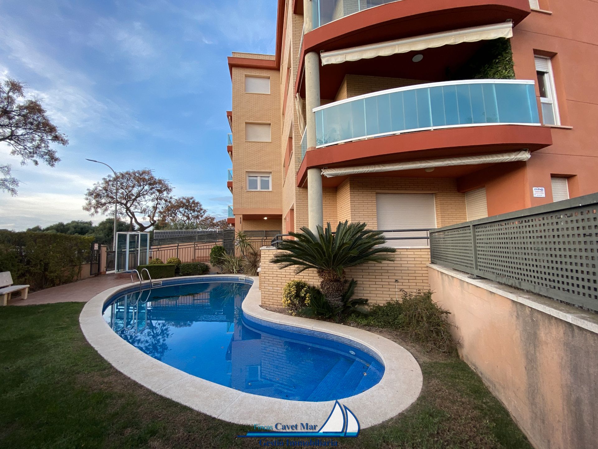 Swimming pool of Apartment for sale in Cambrils  with Air Conditioner, Heating and Terrace