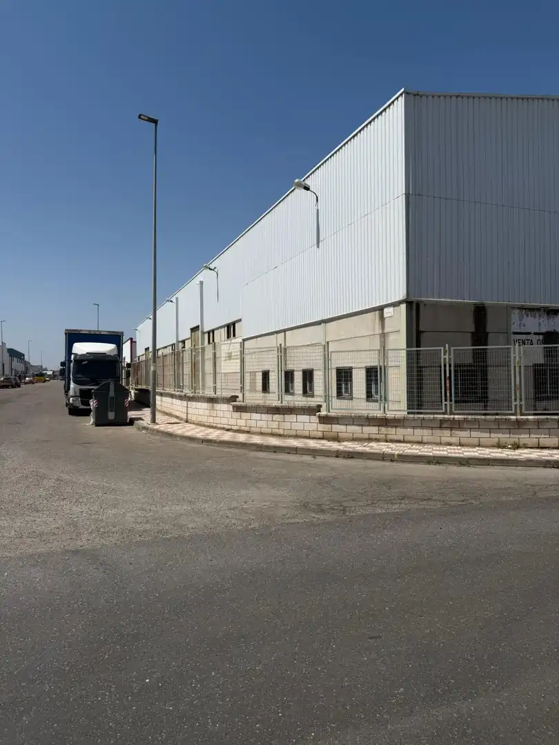Vista exterior de Nave industrial en venta en La Carolina