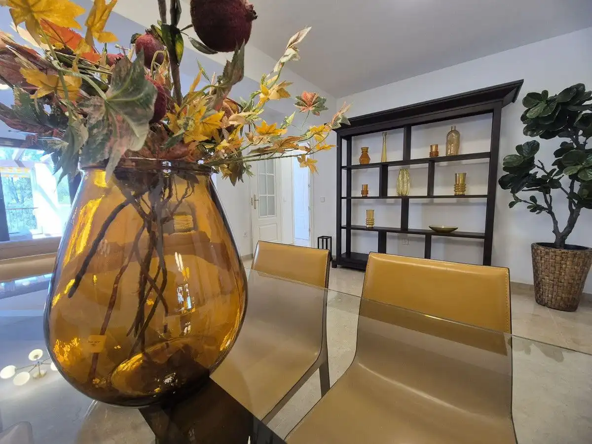 Menjador de Apartament de lloguer en Marbella amb Aire condicionat, Calefacció i Terrassa