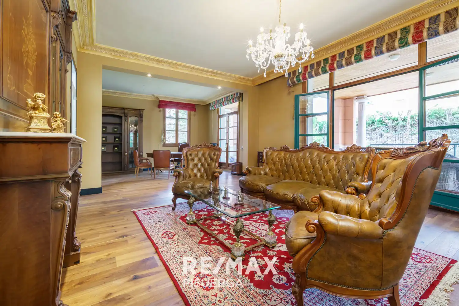 Sala d'estar de Casa o xalet en venda en Valladolid amb Calefacció, Jardí privat i Terrassa