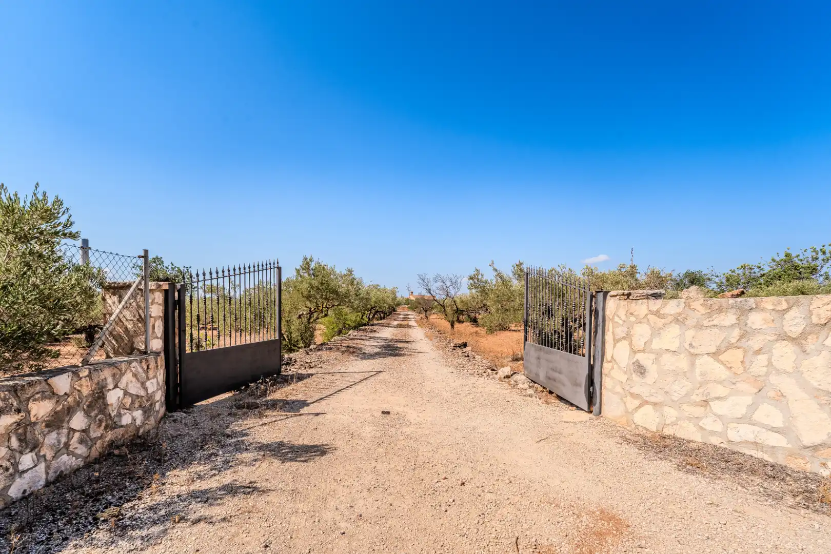 Houses for sale in L'Ampolla  with Private garden, Terrace and Storage room