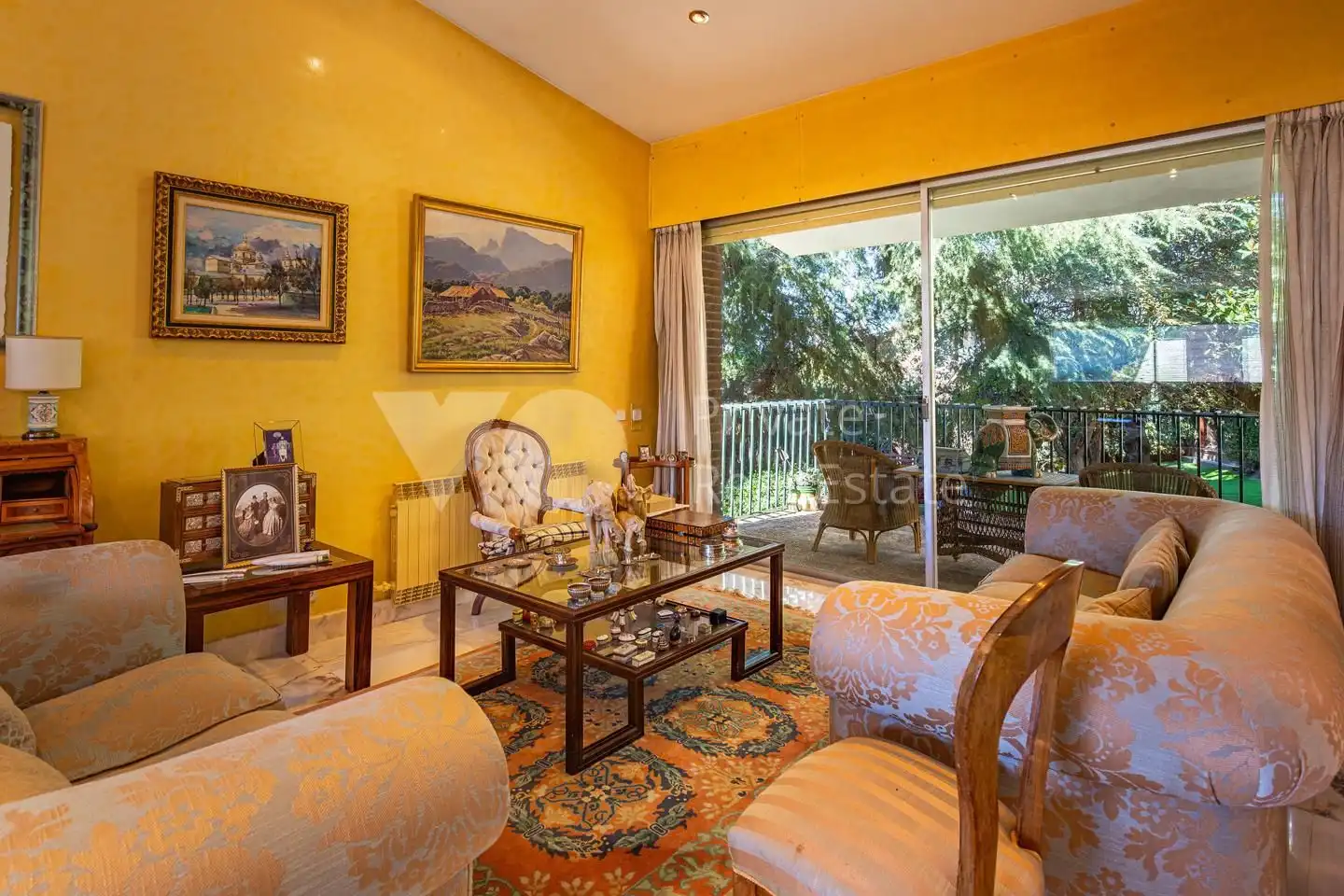 Living room of Houses for sale in Majadahonda  with Air Conditioner, Heating and Private garden
