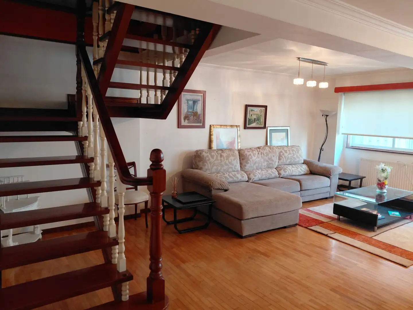 Sala de estar de Dúplex de alquiler en A Coruña Capital  con Jardín privado, Parquet y Amueblado