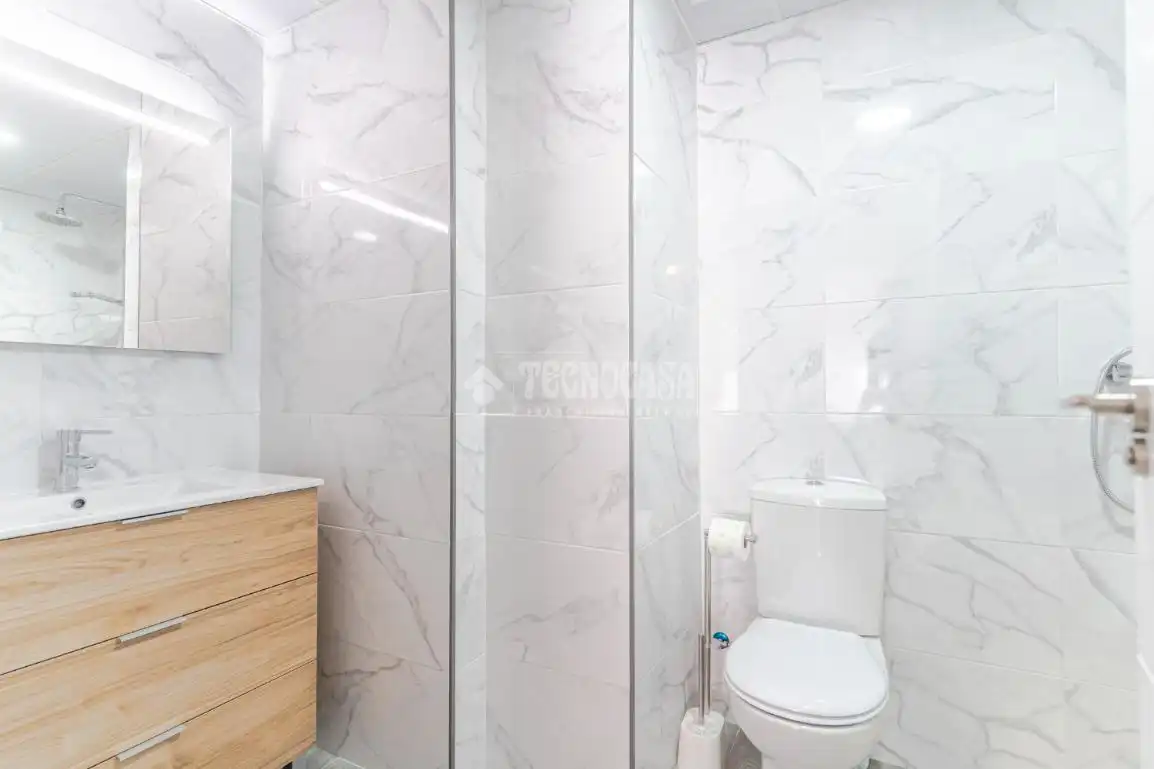 Baño de Piso de alquiler en Granada con Aire acondicionado y Amueblado