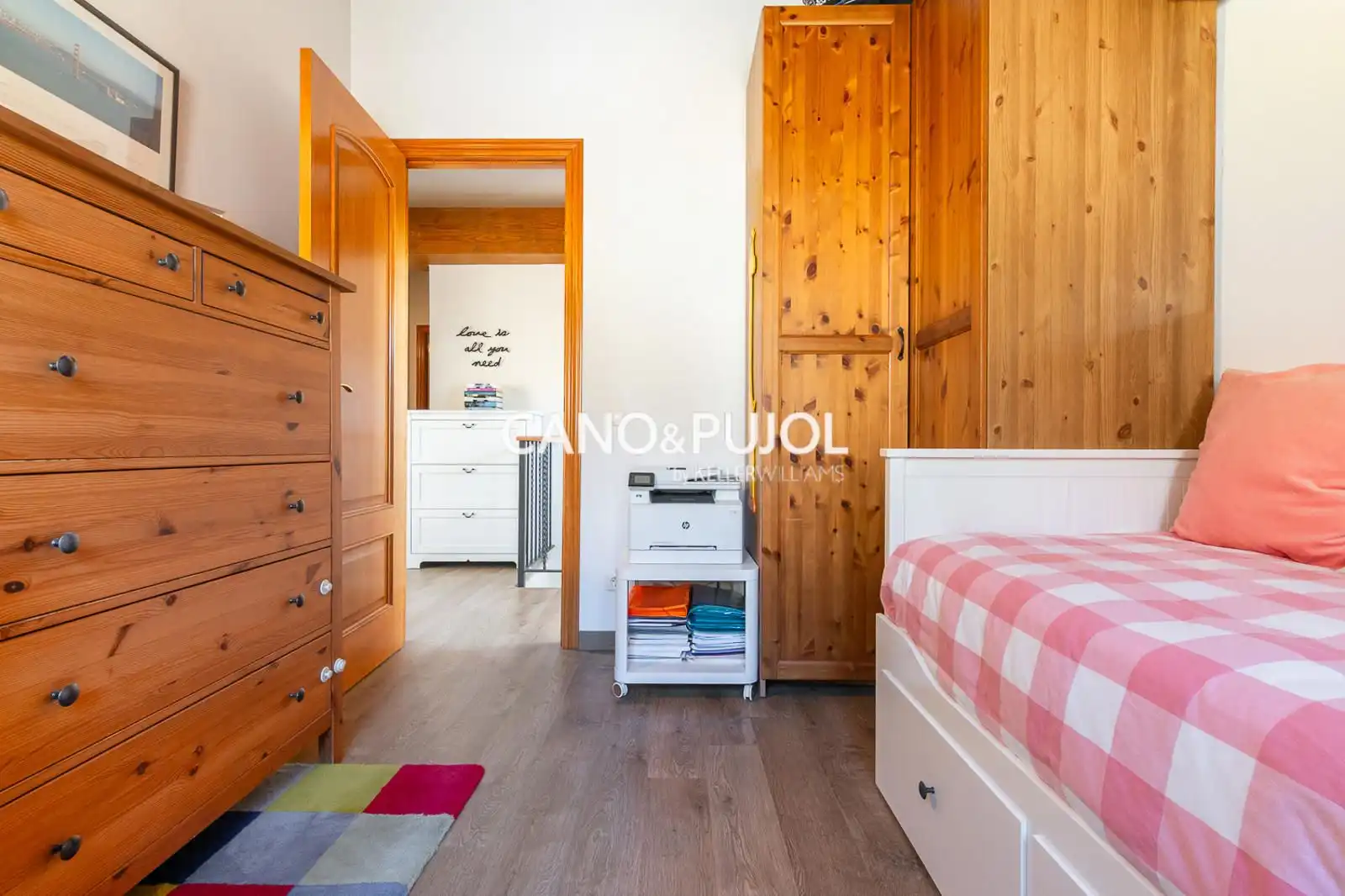Habitación de Casa o chalet en venta en Corbera de Llobregat con Calefacción, Terraza y Trastero