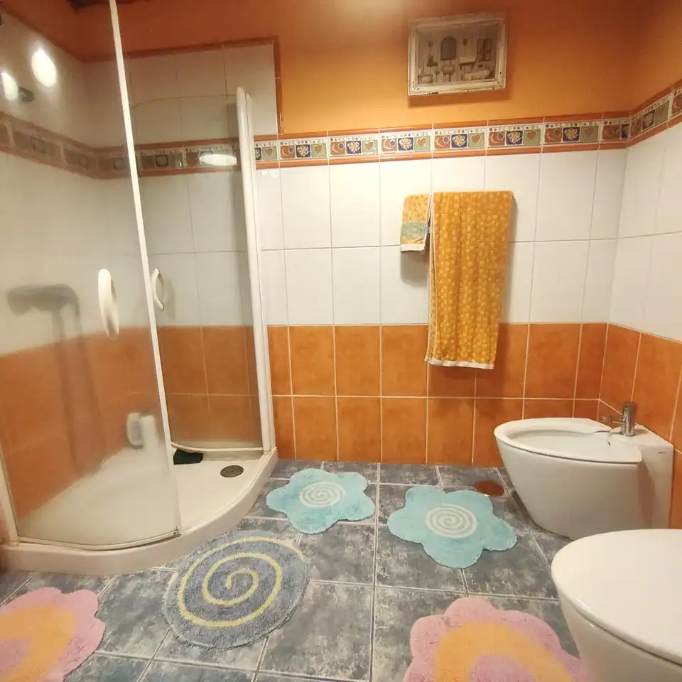 Badezimmer von Haus oder Chalet zur Miete in Mogán mit Privatgarten, Terrasse und Abstellraum