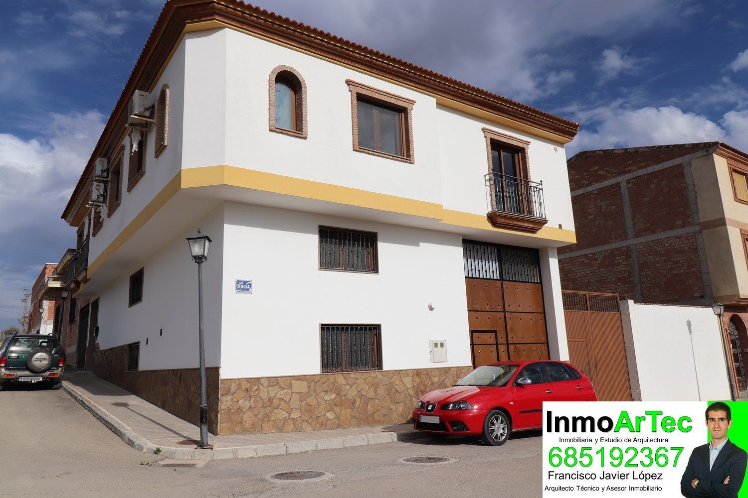 Vista exterior de Casa o xalet en venda en Villanueva Mesía amb Aire condicionat, Traster i Balcó
