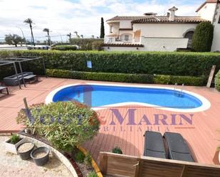 Vista exterior de Casa adosada en venda en Empuriabrava amb Aire condicionat, Calefacció i Parquet