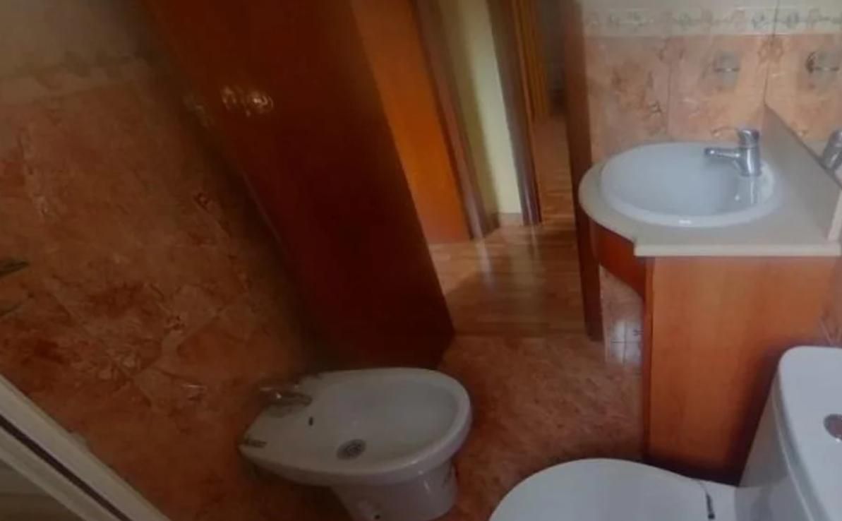 Bathroom of Flat for sale in Badalona