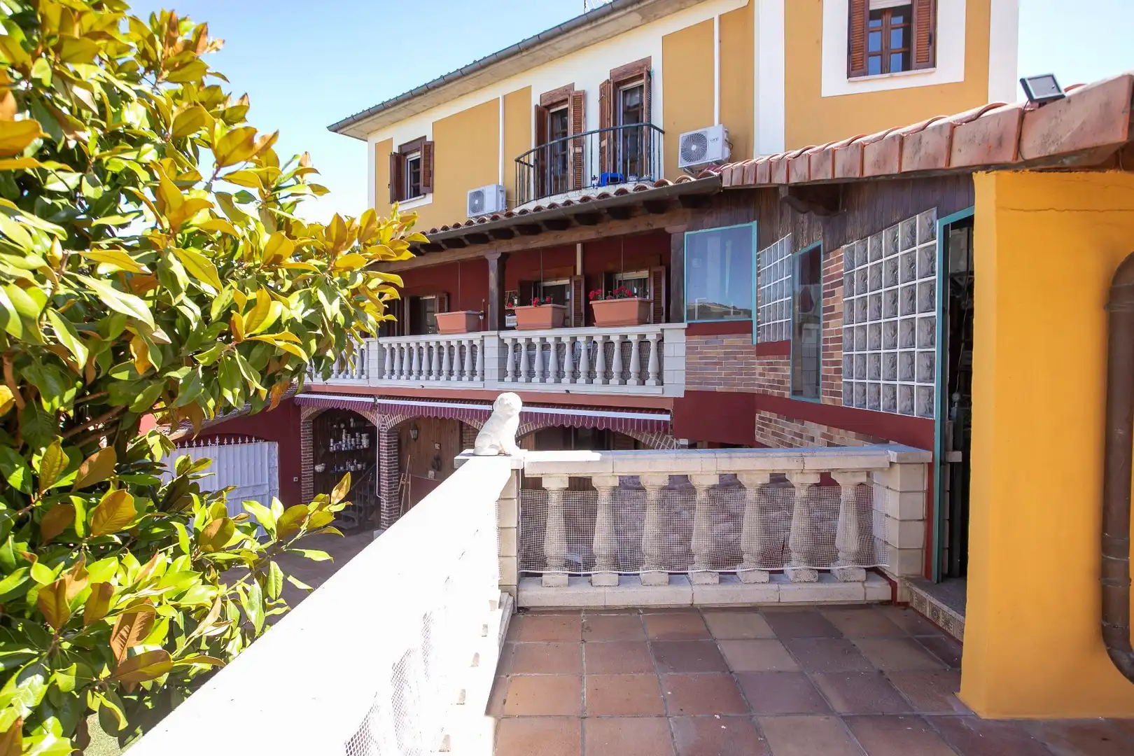 Terrace of Houses for sale in Legarda  with Air Conditioner, Heating and Private garden