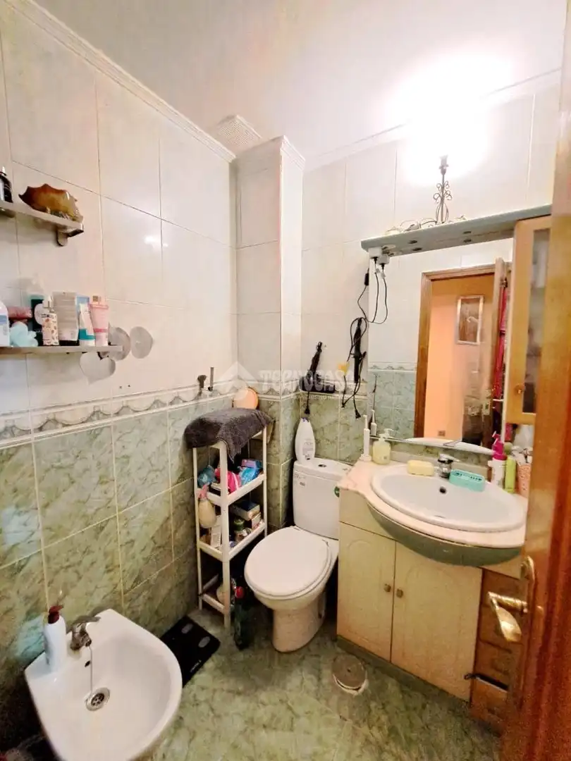 Baño de Piso en venta en Parla con Aire acondicionado
