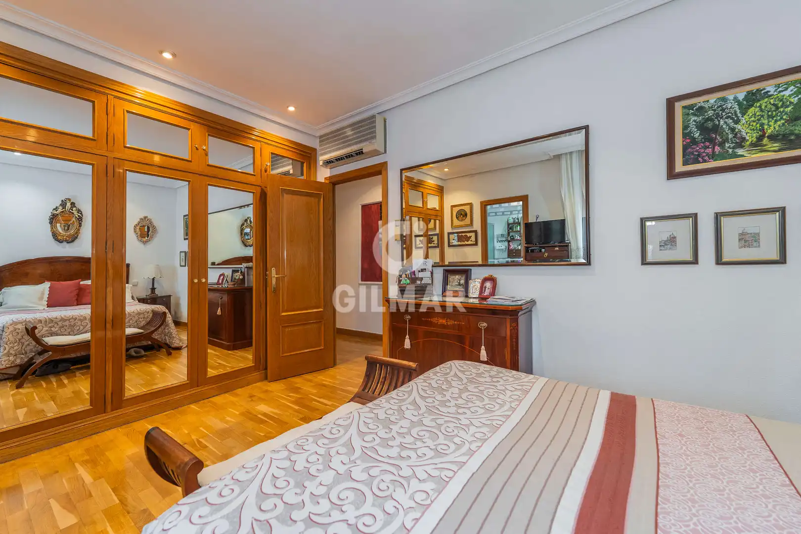 Habitación de Ático en venta en Madrid con Calefacción y Balcón