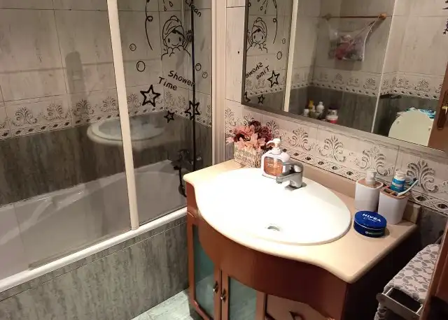 Baño de Piso en venta en Esparreguera con Calefacción, Terraza y Horno