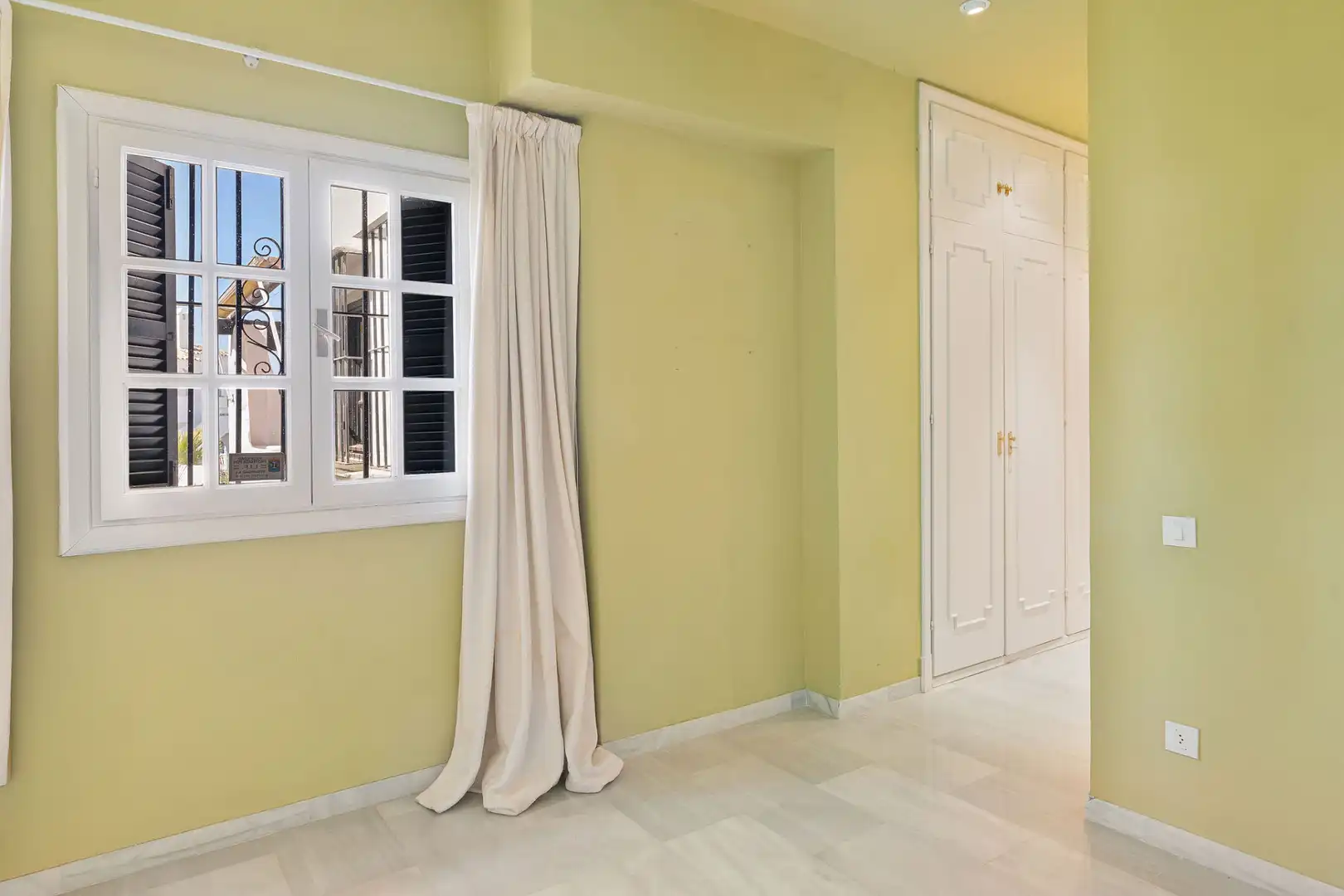 Ground floor with pool for sale in Nueva Andalucía, imagen 11