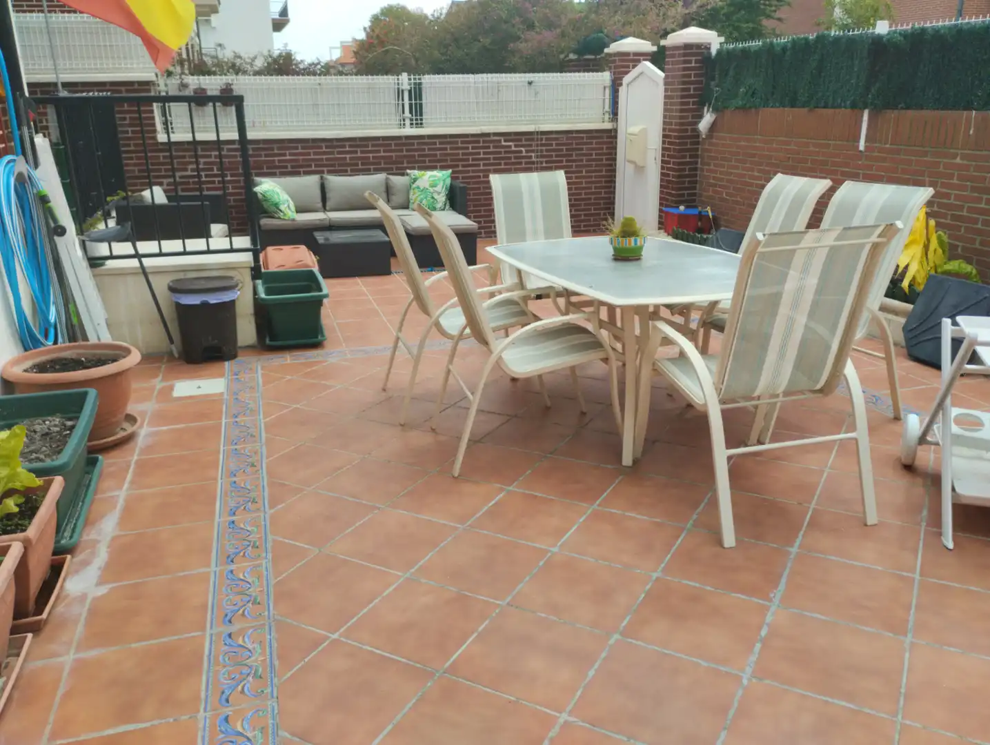 Chalet con terraza en venta en Avenida Derechos Humanos 85