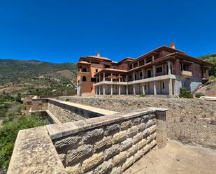 Vista exterior de Casa o xalet en venda en Benahavís amb Piscina i Balcó