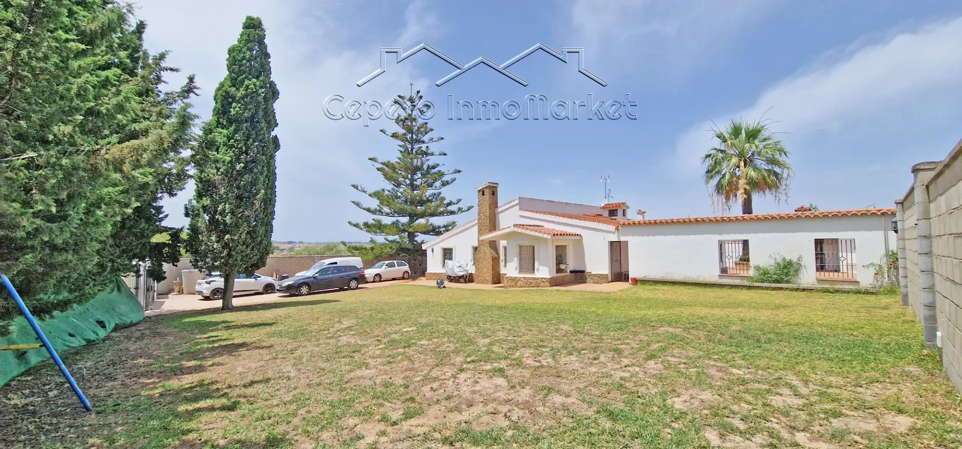 Vista exterior de Casa o xalet en venda en El Puerto de Santa María amb Aire condicionat, Jardí privat i Piscina