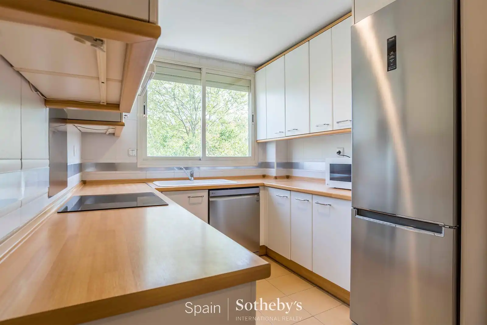 Cuina de Apartament de lloguer en Pozuelo de Alarcón amb Aire condicionat, Calefacció i Terrassa