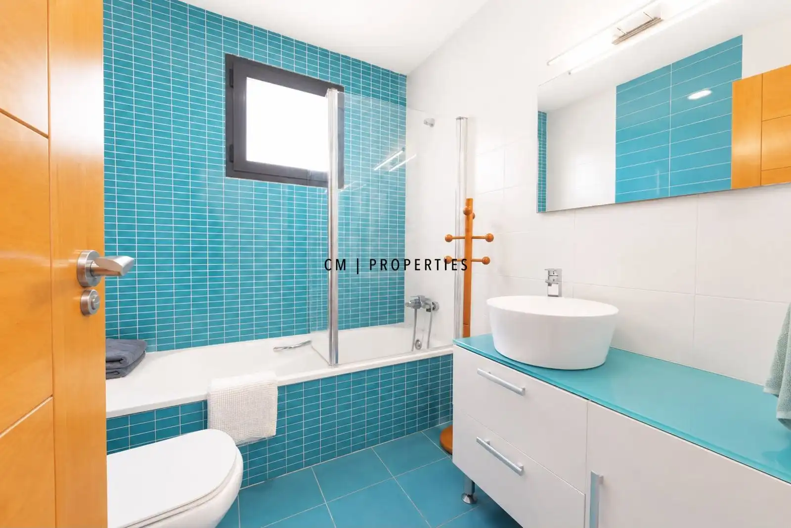 Baño de Casa o chalet en venta en La Pobla de Vallbona con Aire acondicionado, Calefacción y Terraza