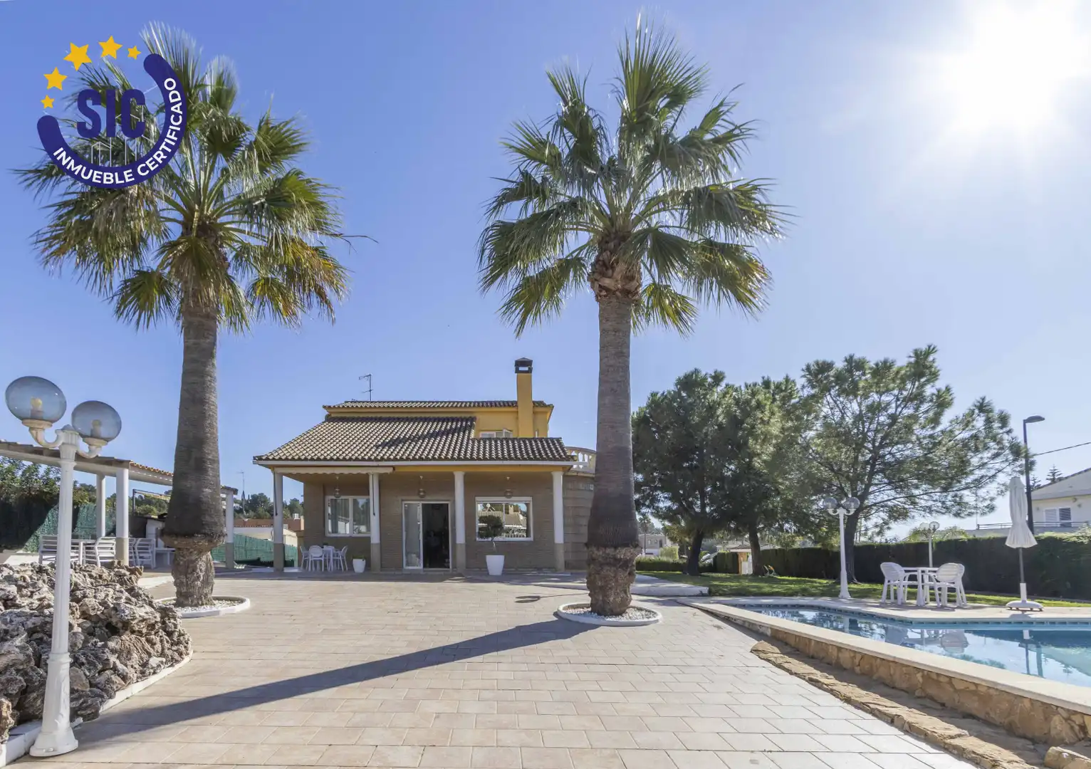 Vista exterior de Casa o xalet en venda en Torrent amb Aire condicionat, Calefacció i Jardí privat