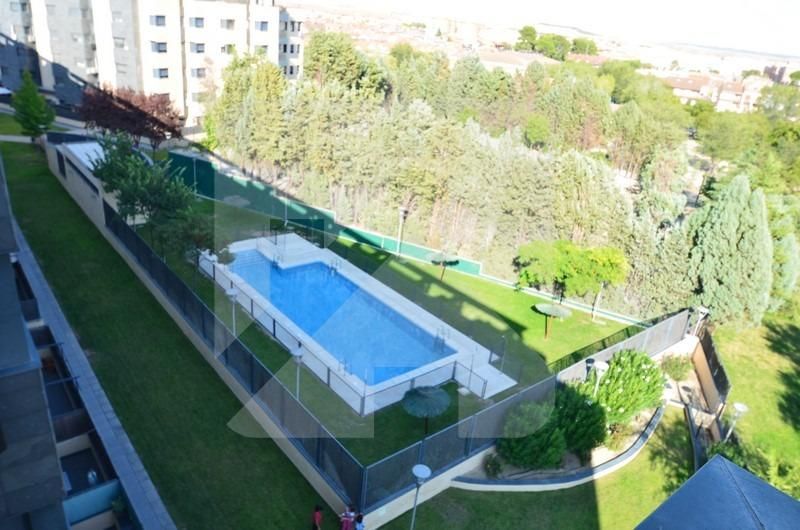 Swimming pool of Attic to rent in Valdemoro  with Air Conditioner, Heating and Community pool