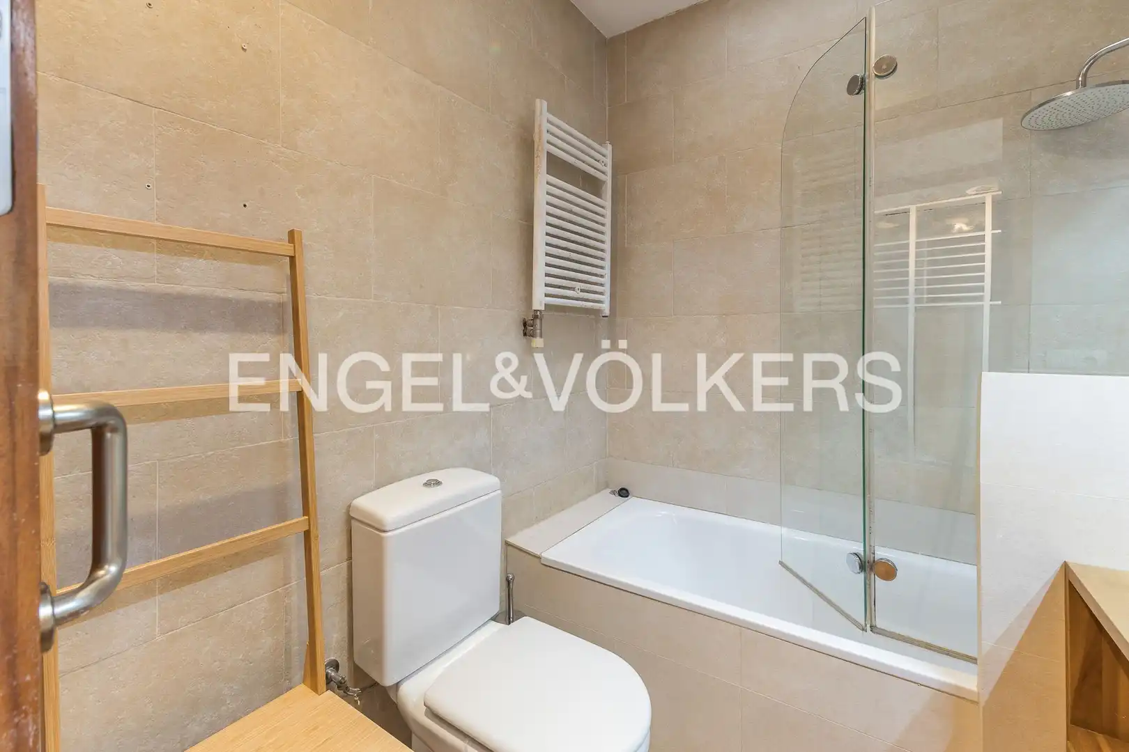 Bathroom of Flat for sale in Barcelona  with Heating, Parquet flooring and Balcony