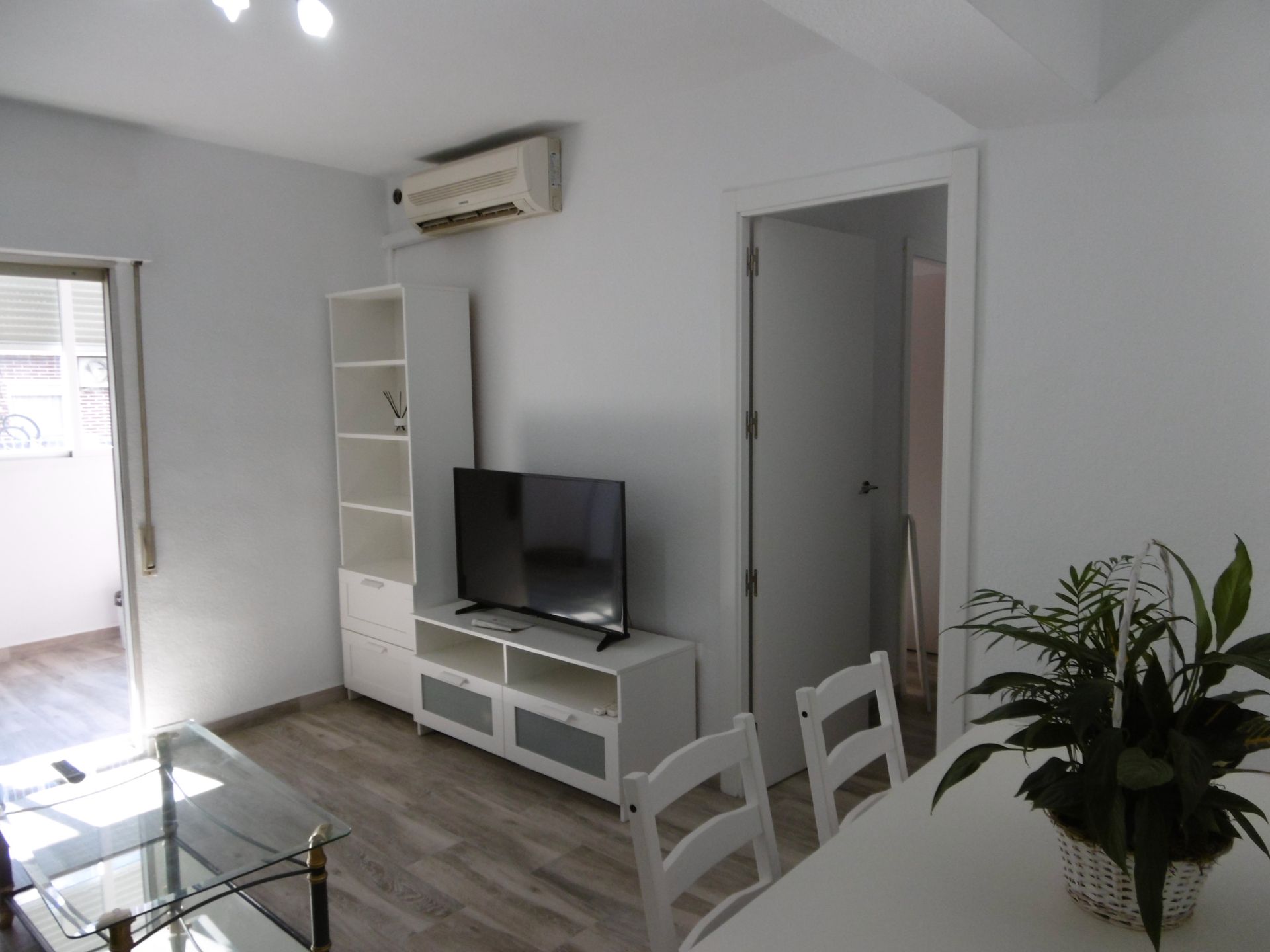 Living room of Flat for sale in Alcorcón  with Air Conditioner, Heating and Terrace