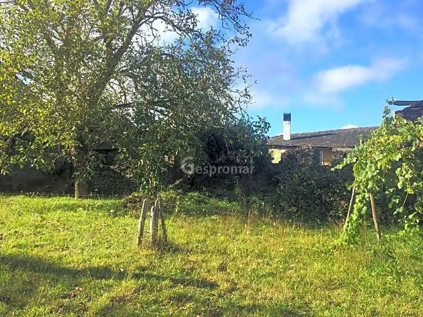 Finca rústica en venta en Ribas de Sil con Jardín privado, Trastero y Amueblado