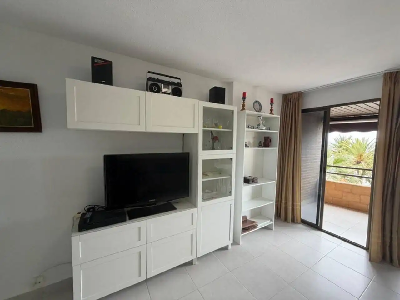 Sala de estar de Apartamento en venta en Almuñécar con Terraza, Amueblado y Piscina comunitaria