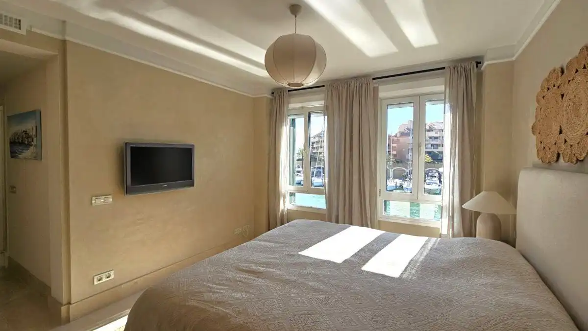 Bedroom of Apartments for rent in Sotogrande  with Air Conditioner, Heating and Terrace