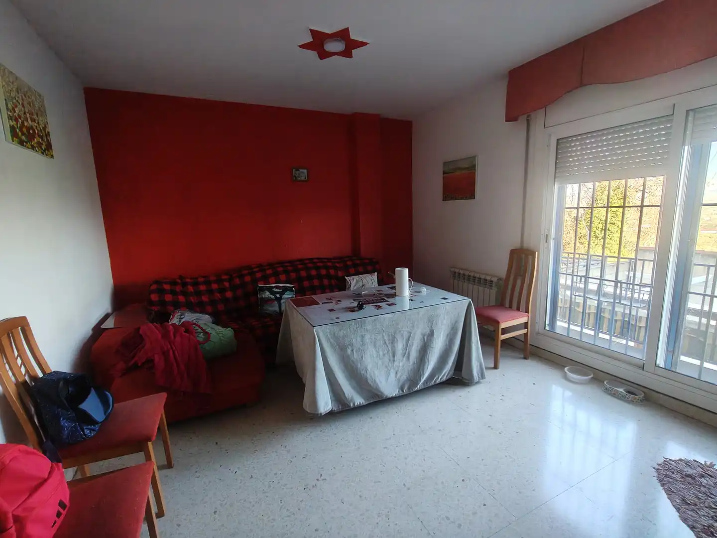 Sala d'estar de Casa o xalet en venda en Baza amb Moblat