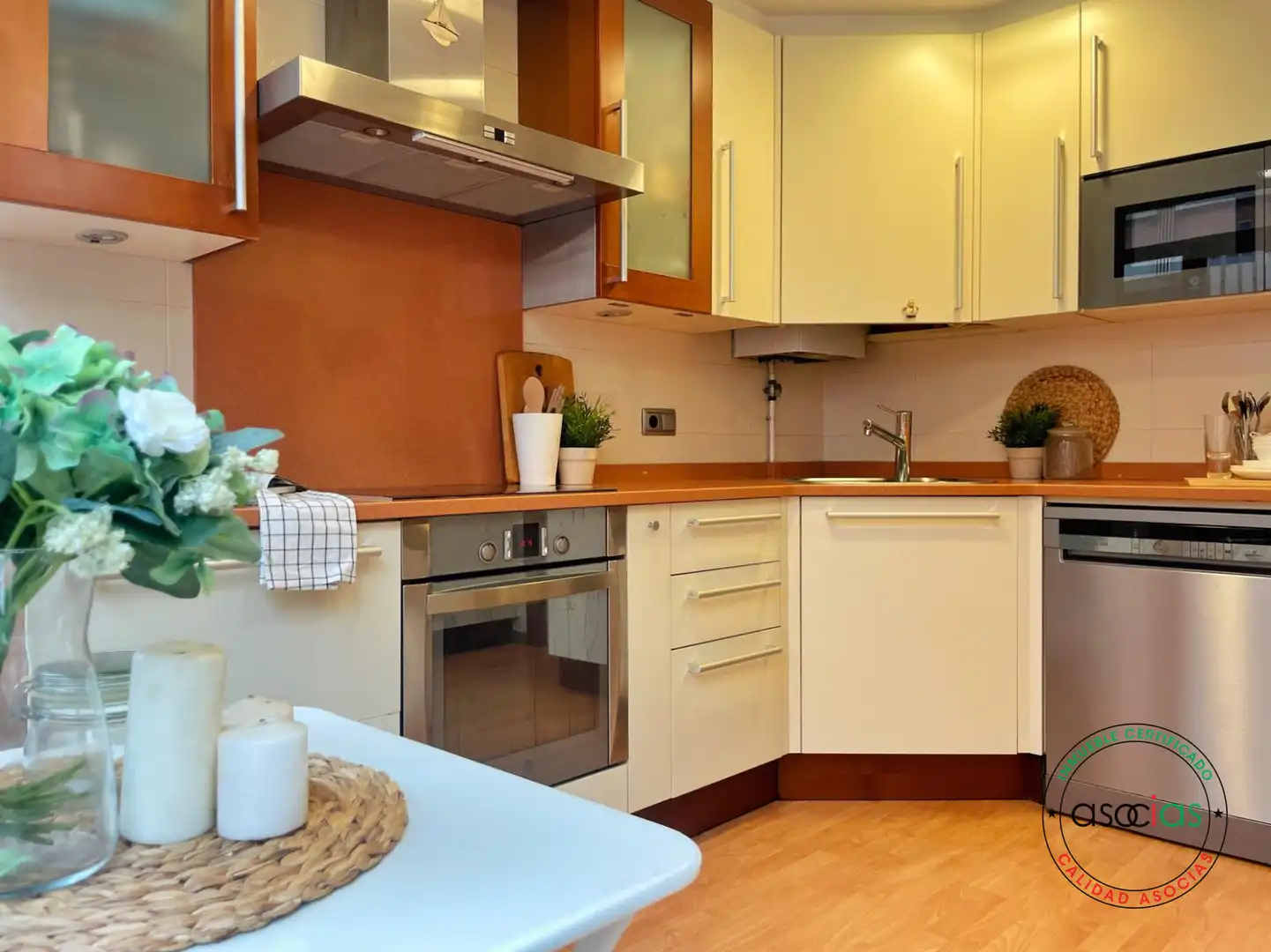 Küche von Wohnung zum Verkauf in Gijón  mit Heizung, Parkett und Abstellraum