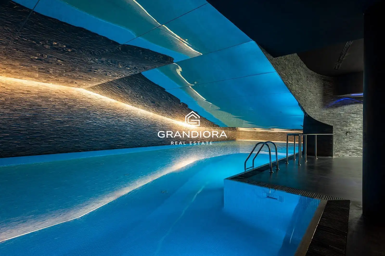 Piscina de Pis de lloguer en Barcelona amb Aire condicionat, Terrassa i Piscina